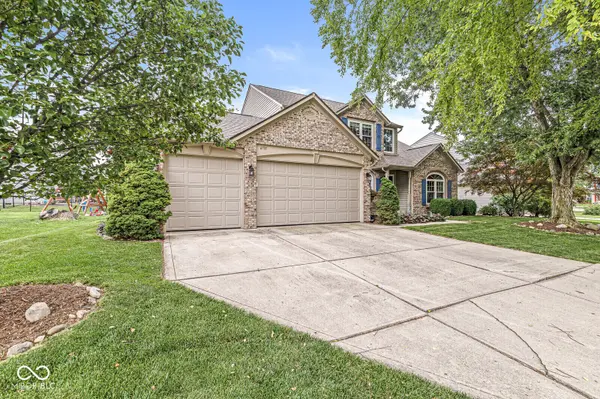 6733 Berkshire DR, Zionsville, IN 46077