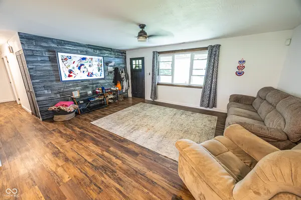 913 Sweetbriar AVE, Whiteland, IN 46184