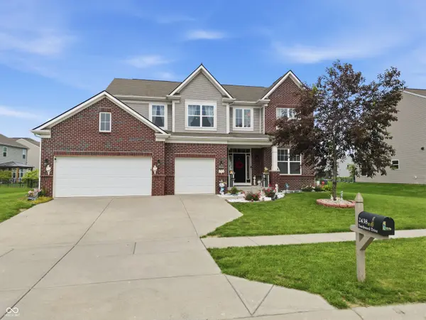 2438 Southward DR, Greenwood, IN 46143