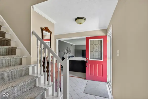 818 Sunblest BLVD, Fishers, IN 46038