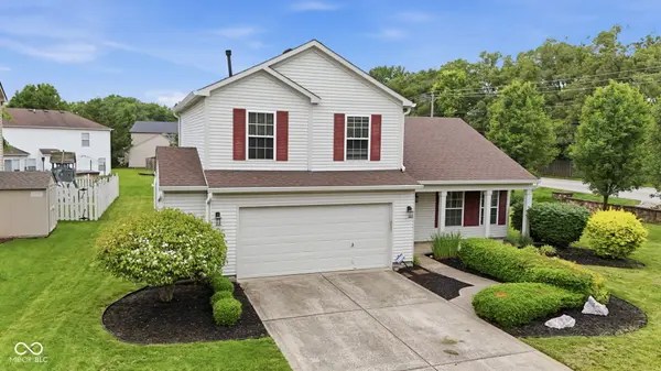 714 Laurel Wood DR, Greenwood, IN 46143