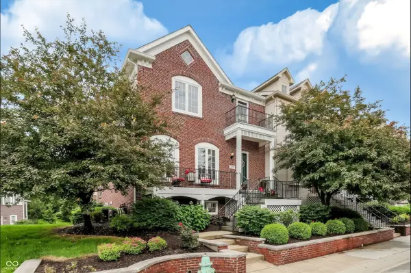 201 Manchester DR, Zionsville, IN 46077