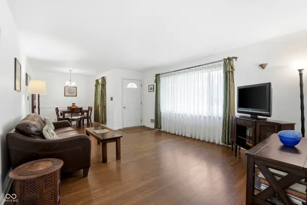 1032 Oakwood TRL, Indianapolis, IN 46260