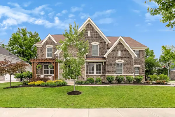 12059 Chapelwood DR, Fishers, IN 46037