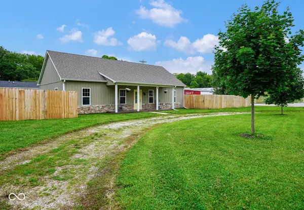 102 E 5th ST, Carthage, IN 46115