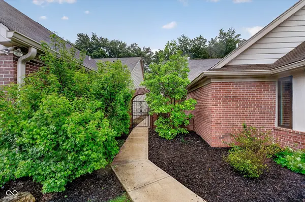 12055 Waterford LN, Carmel, IN 46033