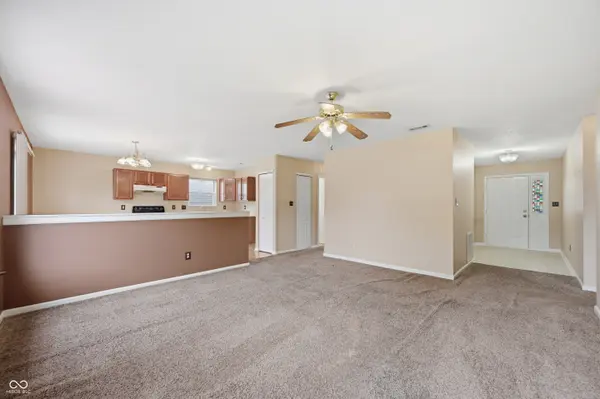6815 W Odessa WAY, Mccordsville, IN 46055