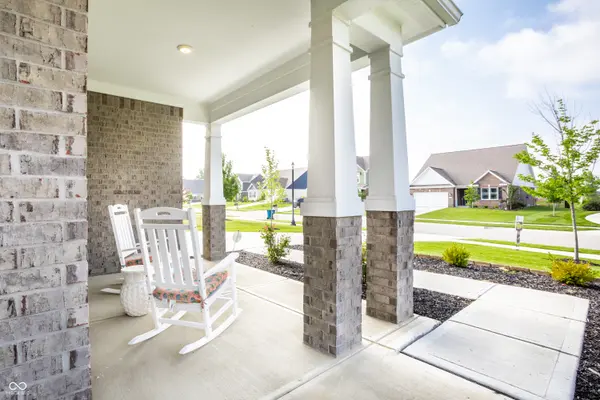 4866 W Jamestown TRCE, New Palestine, IN 46163