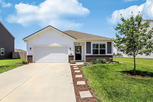 358 Switchgrass LN, Whiteland, IN 46184