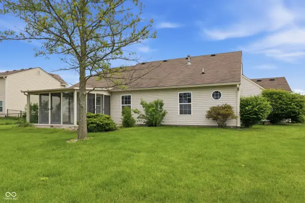 1672 Sagemeadow DR, Brownsburg, IN 46112