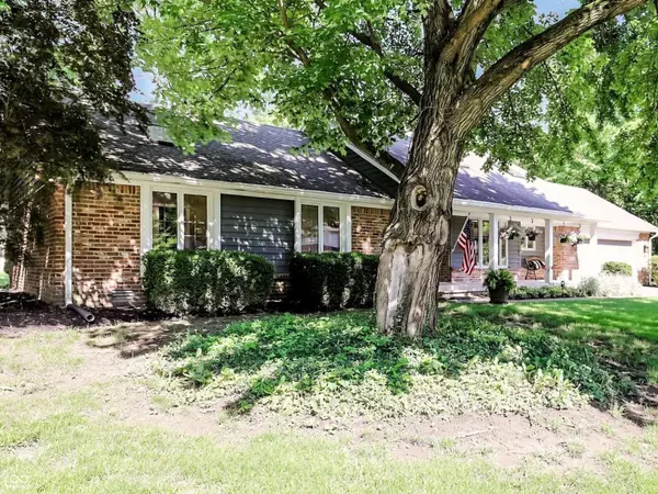 8732 Green Branch LN, Indianapolis, IN 46256