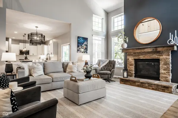 2500 Fawn Bluff CT, Zionsville, IN 46077