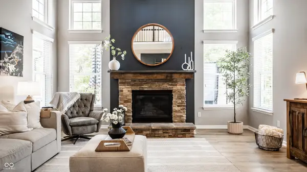 2500 Fawn Bluff CT, Zionsville, IN 46077