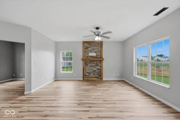 1909 Acorn CT, Avon, IN 46123