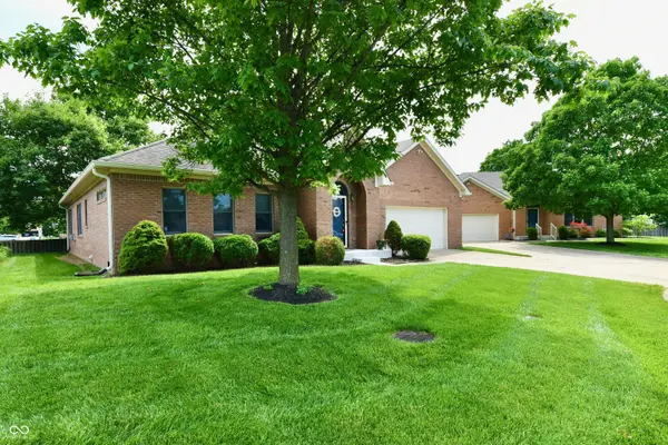 5705 Kensington WAY S, Plainfield, IN 46168