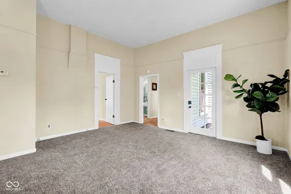 1617 Lafayette AVE, Columbus, IN 47201