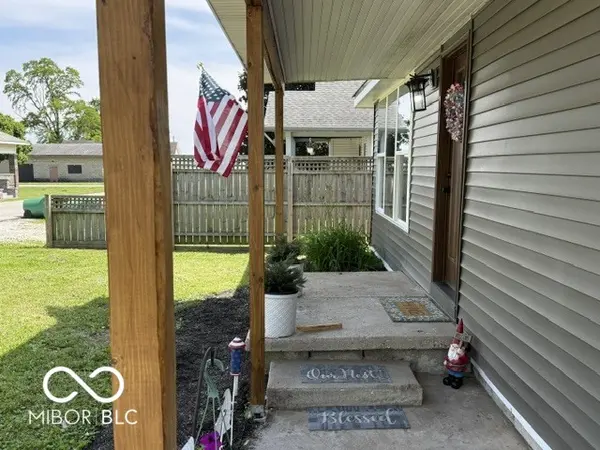 205 S Walnut ST, Fairland, IN 46126