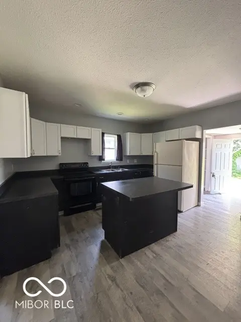 1320 S 5th ST, Clinton, IN 47842