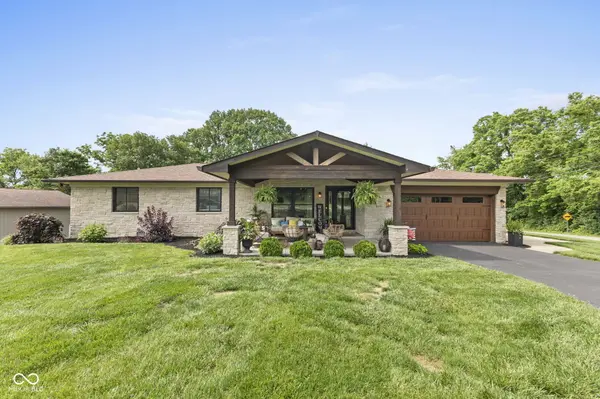 8490 Hilltop LN, Martinsville, IN 46151