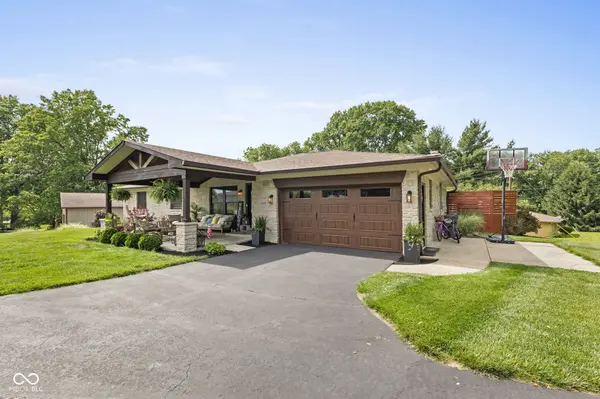 8490 Hilltop LN, Martinsville, IN 46151