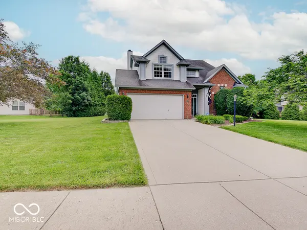 6215 Valleyview DR, Fishers, IN 46038