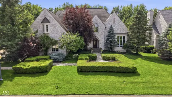 10500 Bishop CIR, Carmel, IN 46032