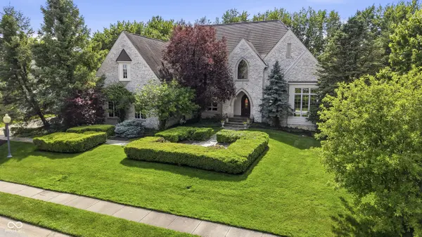 10500 Bishop CIR, Carmel, IN 46032