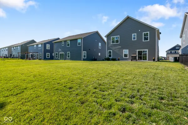 1596 Moose Ridge LN, Westfield, IN 46074