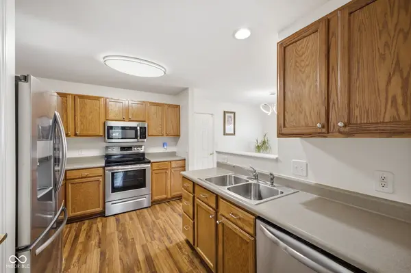9577 Sweet Clover WAY, Fishers, IN 46038