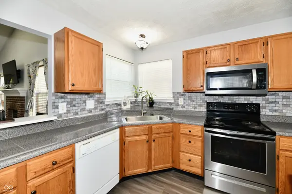 6053 Countrybrook RD, Indianapolis, IN 46254