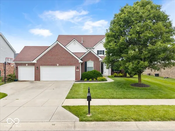 8702 N Autumnview DR,  Mccordsville,  IN 46055