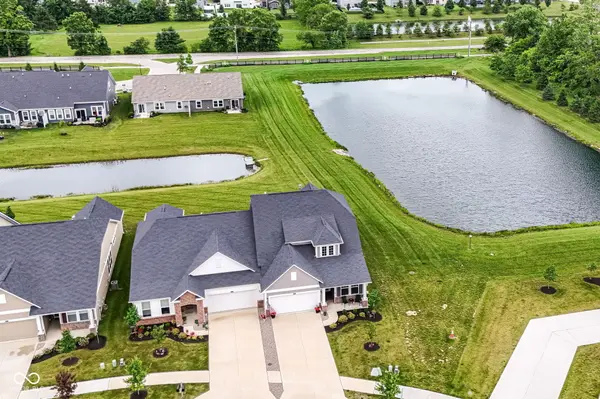 927 Tuxedo DR, Westfield, IN 46074