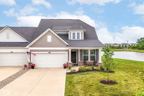 927 Tuxedo DR, Westfield, IN 46074