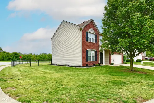 5862 Columbia CIR, Greenwood, IN 46142
