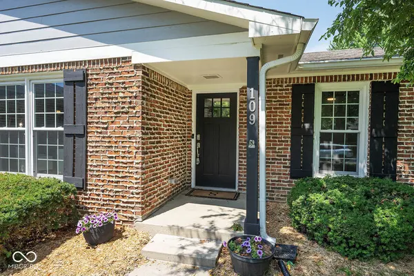 109 Willowood LN, Fishers, IN 46038