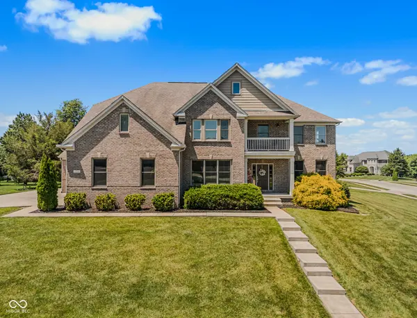 950 Westlake Hills DR, Columbus, IN 47201