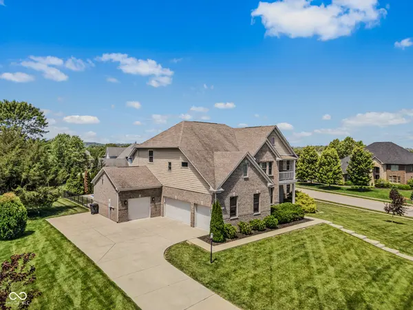 950 Westlake Hills DR, Columbus, IN 47201