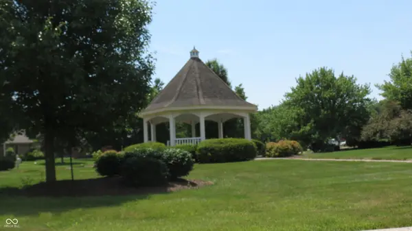 1136 N Manchester DR, Greenfield, IN 46140