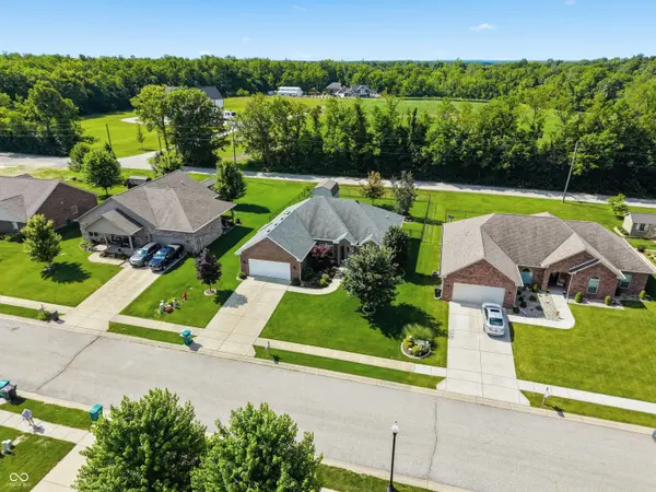 4945 E Daisy LN, Mooresville, IN 46158