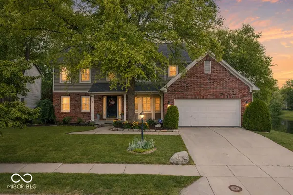10480 Greenway DR, Fishers, IN 46037