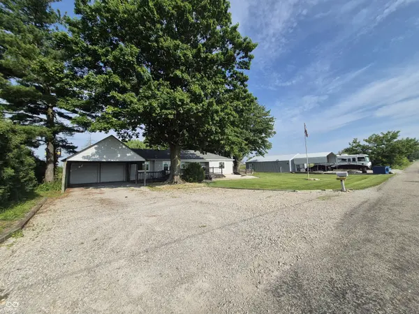 5494 N 300 E, Whiteland, IN 46184