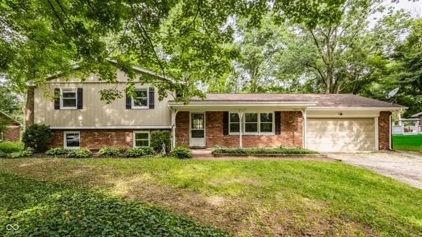 10560 Greentree DR, Carmel, IN 46032