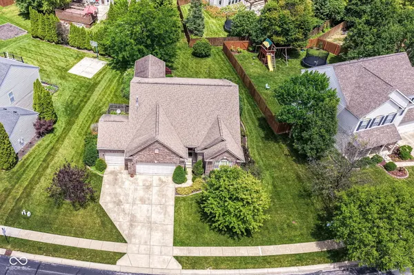9908 Niagara DR, Fishers, IN 46037