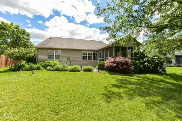 9908 Niagara DR, Fishers, IN 46037