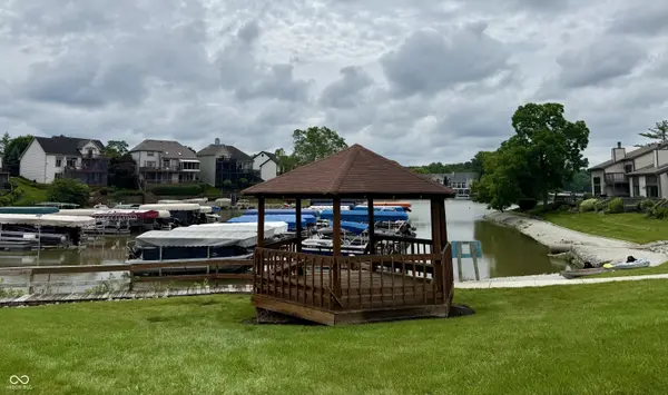 8207 Shorewalk DR, Indianapolis, IN 46236