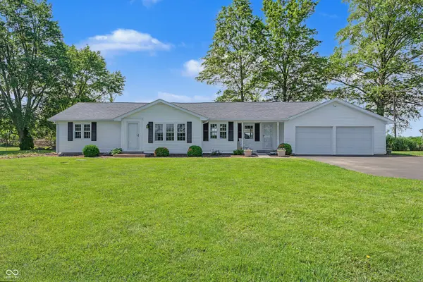 11975 E Legal Tender RD, Columbus, IN 47203