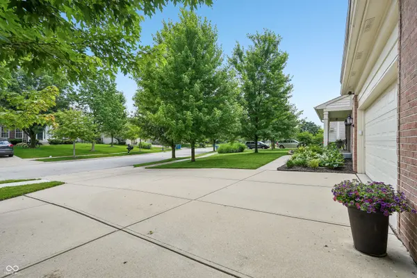 11624 Wedgeport LN, Fishers, IN 46037
