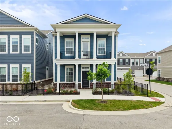 837 Templeton DR, Carmel, IN 46032