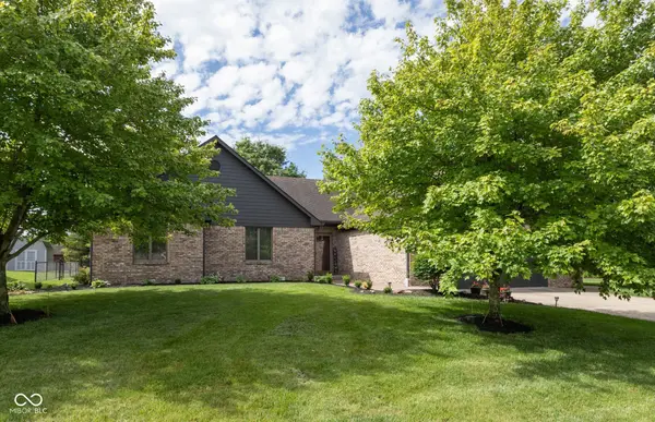 219 Deer Trace CT, Pittsboro, IN 46167