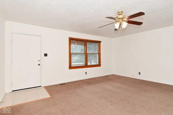 1040 Emory LN, Indianapolis, IN 46241